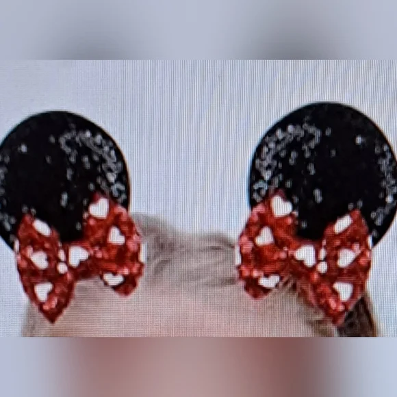 NWT Mouse ears hair clips- set of 4 - Picture 3 of 3